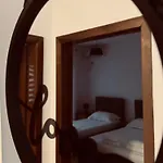 Hi5 *